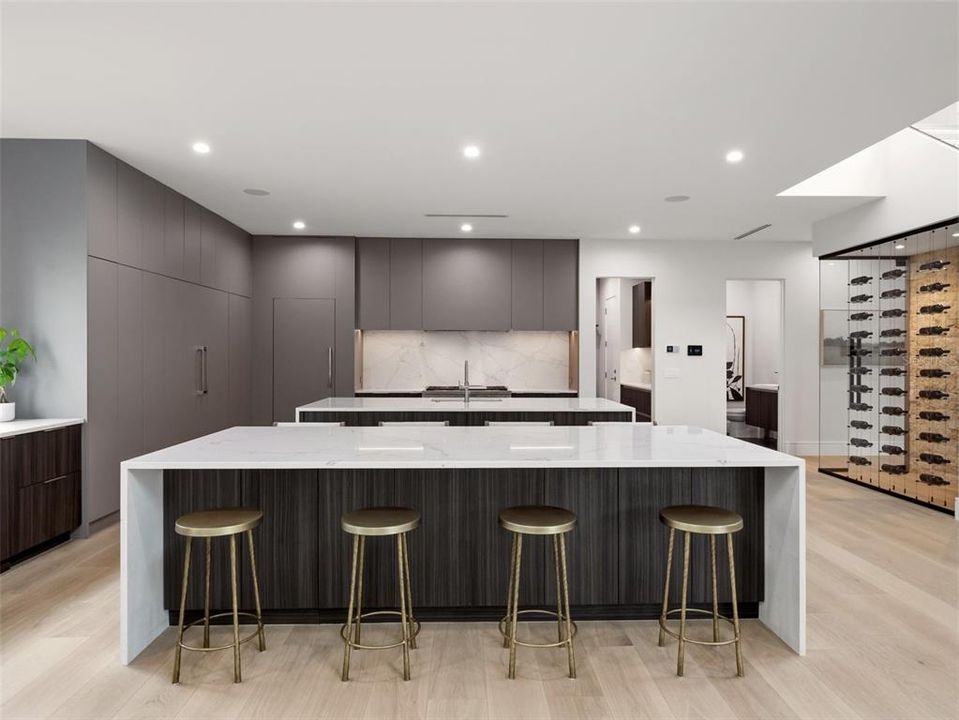 For Sale: $4,350,000 (5 beds, 5 baths, 5487 Square Feet)