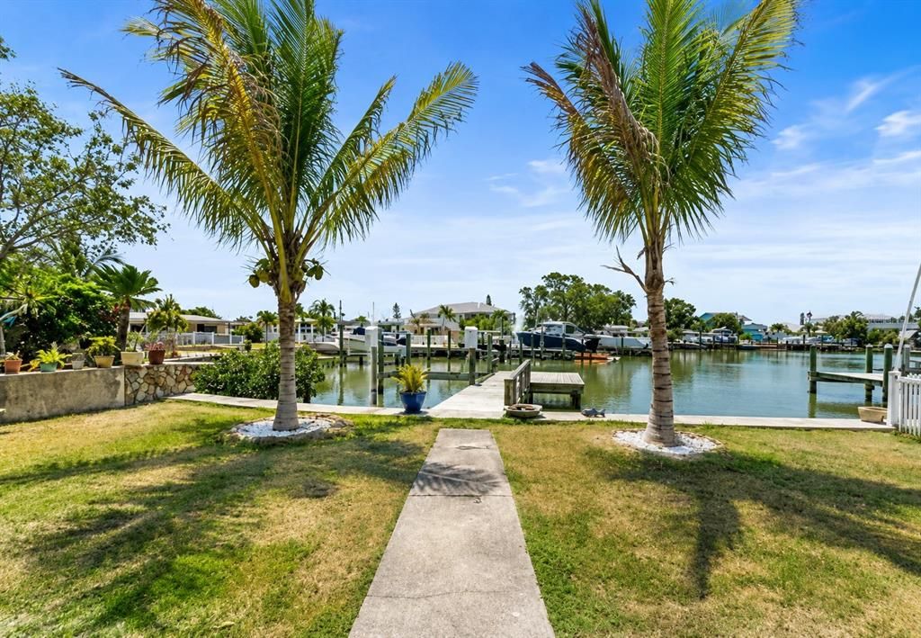 待售: $550,000 (0.12 acres)