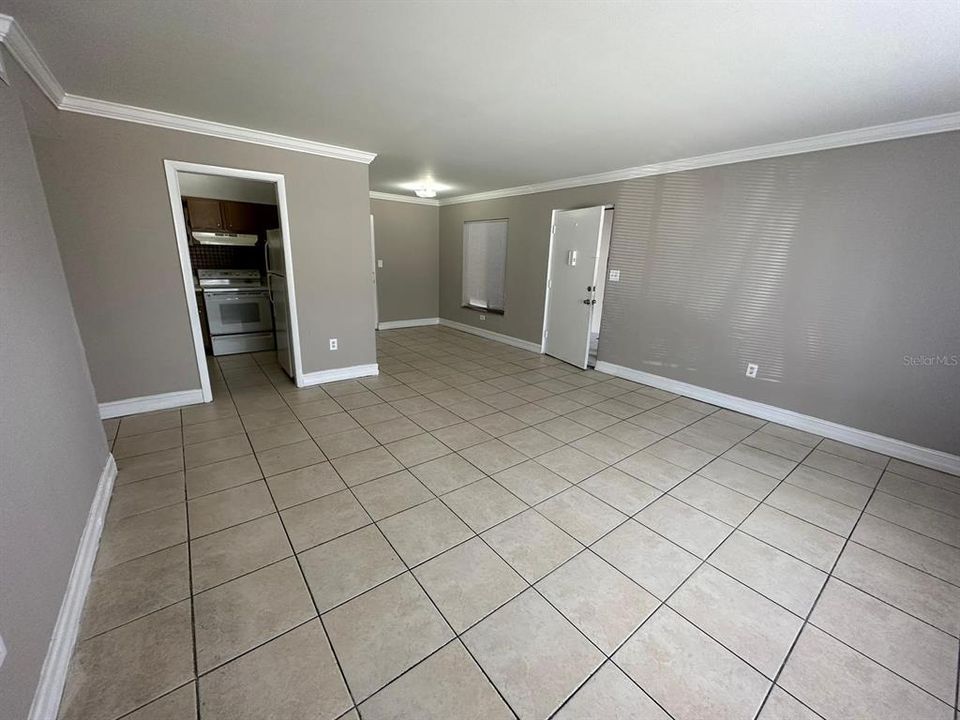 For Rent: $1,200 (2 beds, 1 baths, 864 Square Feet)