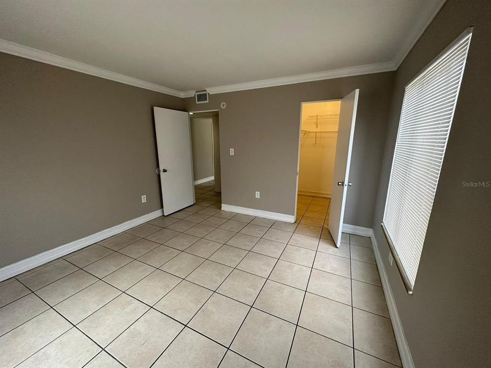 For Rent: $1,200 (2 beds, 1 baths, 864 Square Feet)