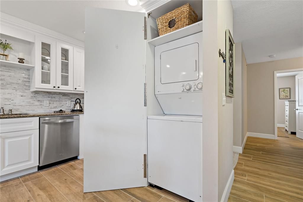 For Sale: $274,900 (3 beds, 2 baths, 1210 Square Feet)