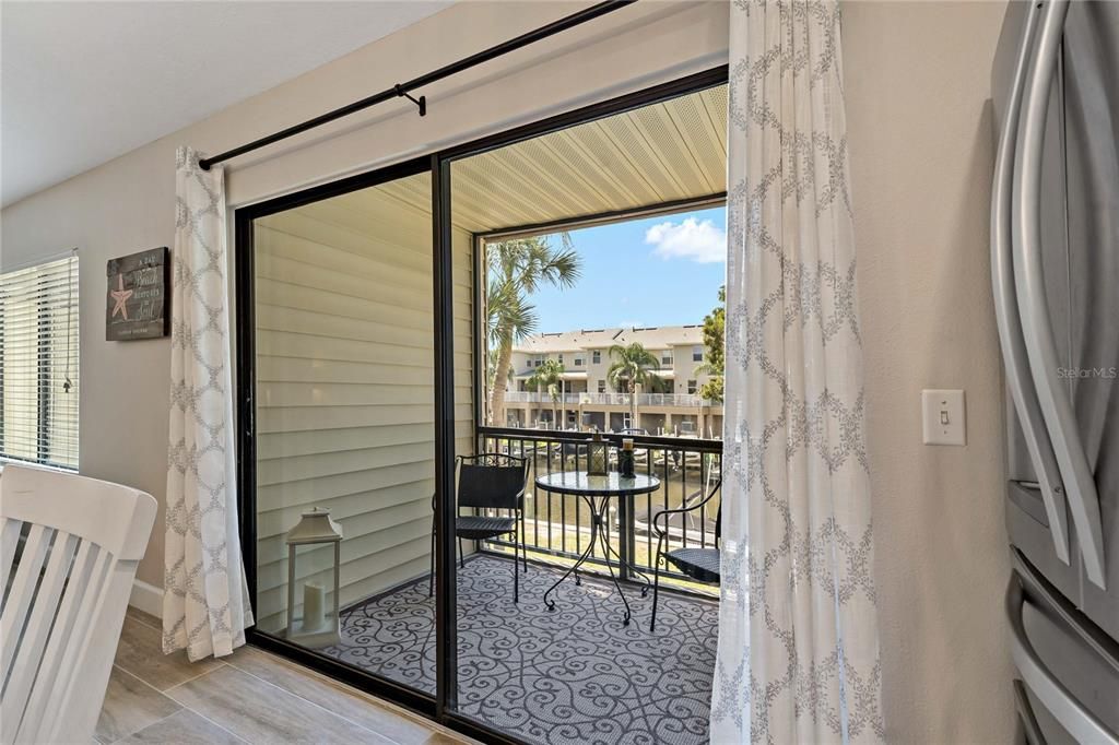 For Sale: $274,900 (3 beds, 2 baths, 1210 Square Feet)
