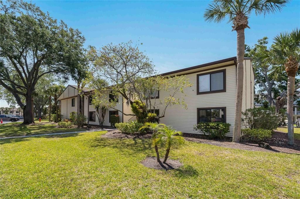 For Sale: $274,900 (3 beds, 2 baths, 1210 Square Feet)