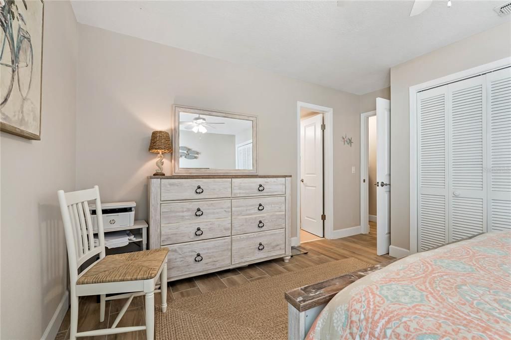 For Sale: $274,900 (3 beds, 2 baths, 1210 Square Feet)