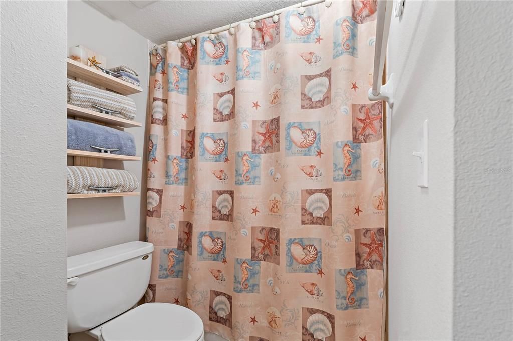For Sale: $274,900 (3 beds, 2 baths, 1210 Square Feet)