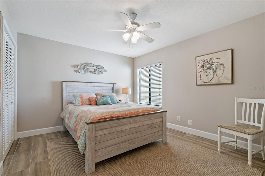 For Sale: $274,900 (3 beds, 2 baths, 1210 Square Feet)
