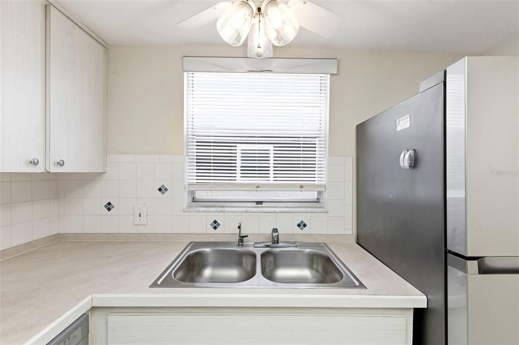 For Sale: $115,000 (2 beds, 2 baths, 1251 Square Feet)