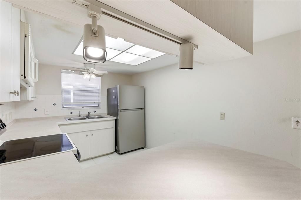 For Sale: $115,000 (2 beds, 2 baths, 1251 Square Feet)