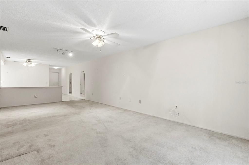 For Sale: $115,000 (2 beds, 2 baths, 1251 Square Feet)