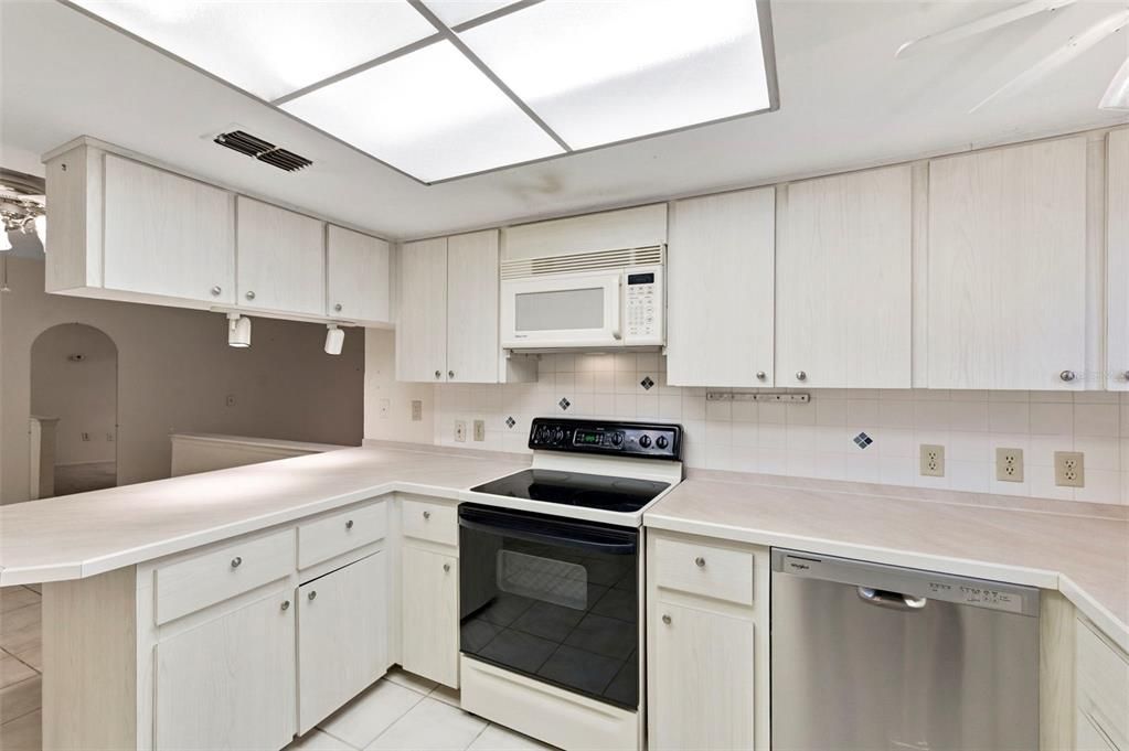 For Sale: $115,000 (2 beds, 2 baths, 1251 Square Feet)