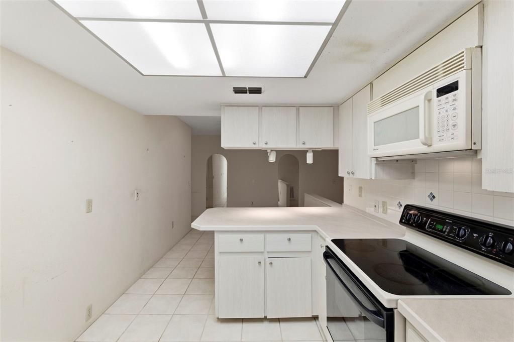 For Sale: $115,000 (2 beds, 2 baths, 1251 Square Feet)