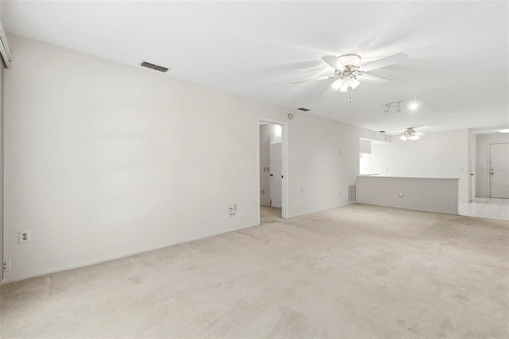 For Sale: $115,000 (2 beds, 2 baths, 1251 Square Feet)
