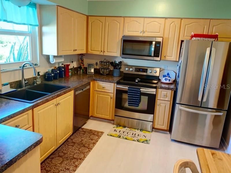 В аренду: $1,875 (2 спален, 2 ванн, 1272 Квадратных фут)