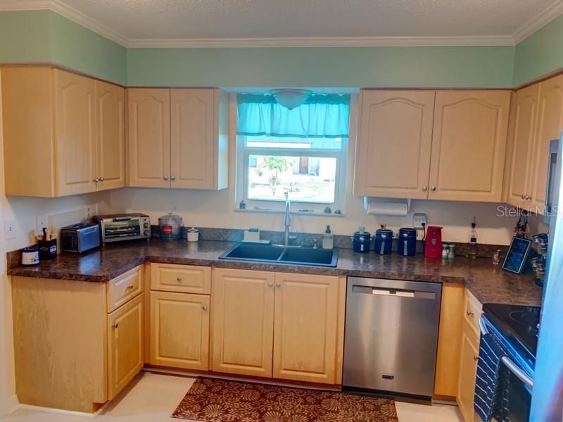 В аренду: $1,875 (2 спален, 2 ванн, 1272 Квадратных фут)