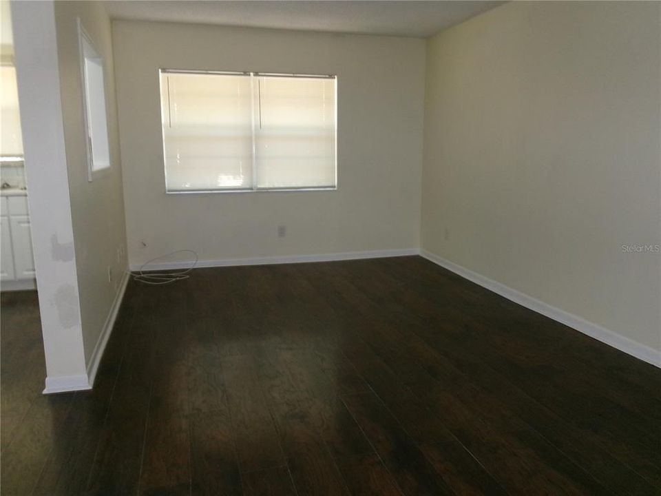 For Sale: $170,000 (2 beds, 1 baths, 906 Square Feet)