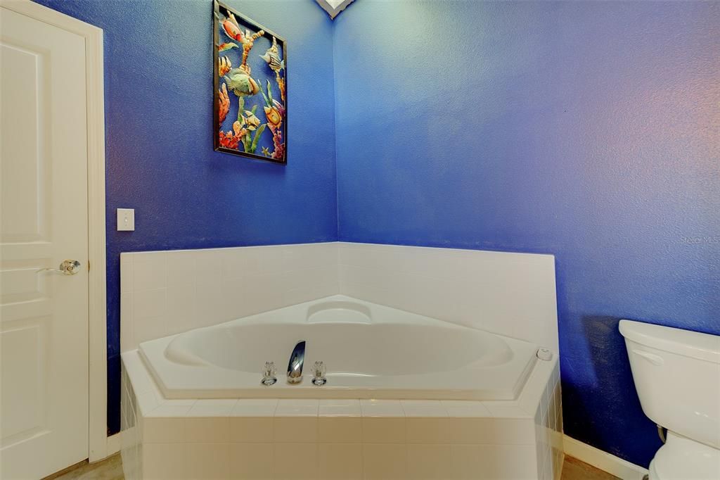 En Venta: $725,000 (4 camas, 3 baños, 2258 Pies cuadrados)