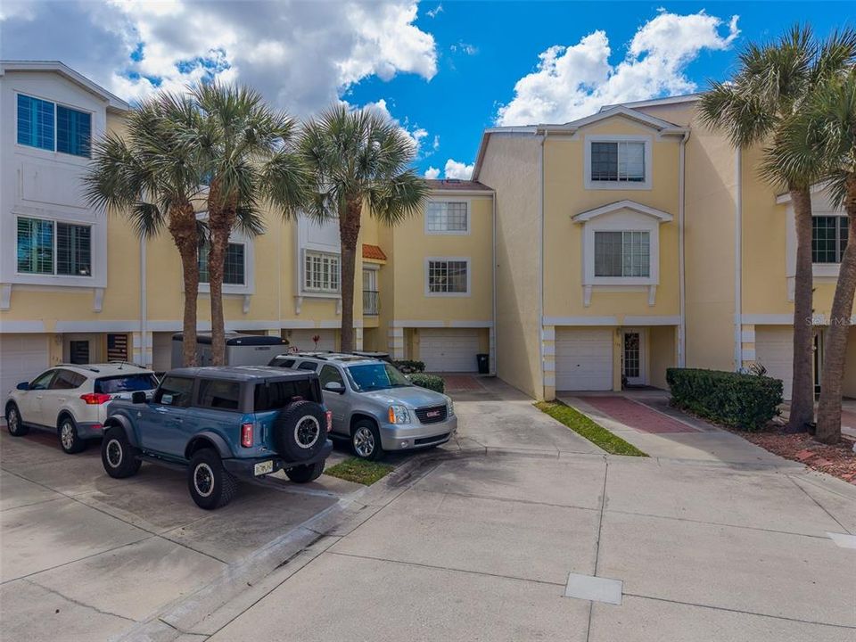 En Venta: $725,000 (4 camas, 3 baños, 2258 Pies cuadrados)