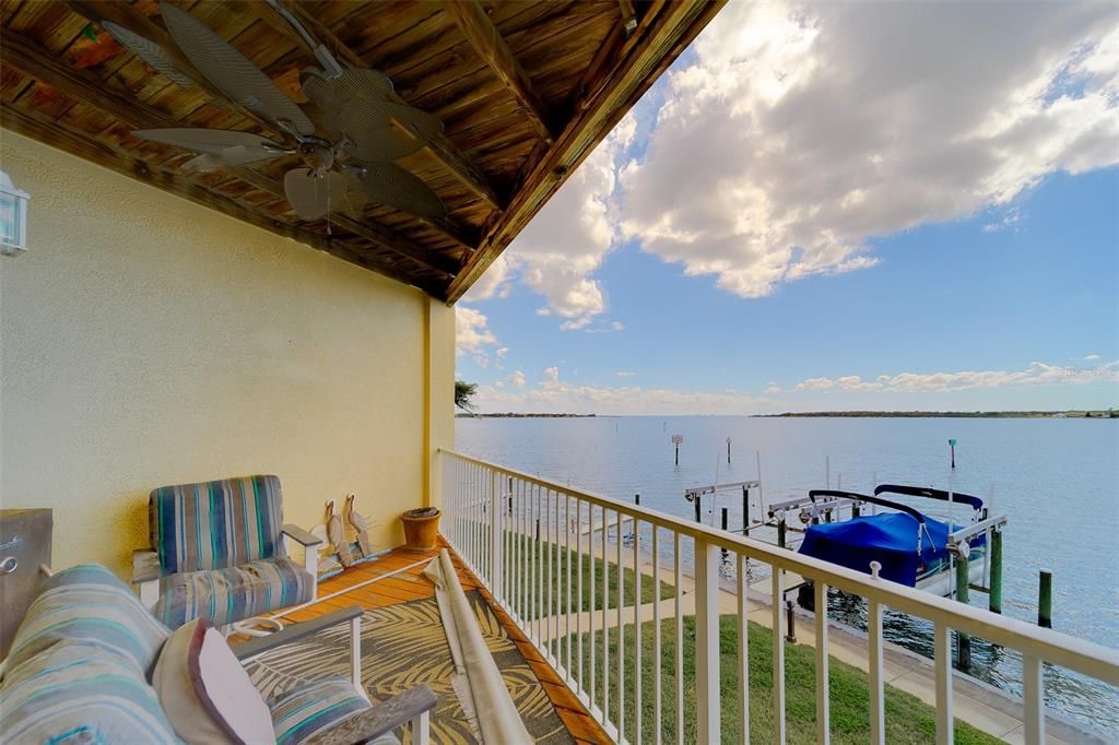 En Venta: $725,000 (4 camas, 3 baños, 2258 Pies cuadrados)