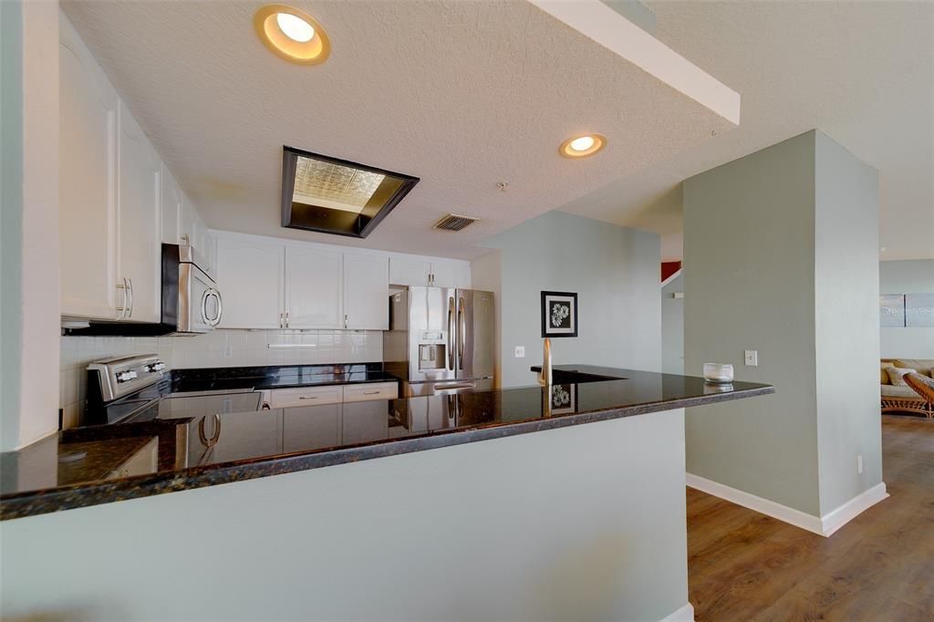 En Venta: $725,000 (4 camas, 3 baños, 2258 Pies cuadrados)