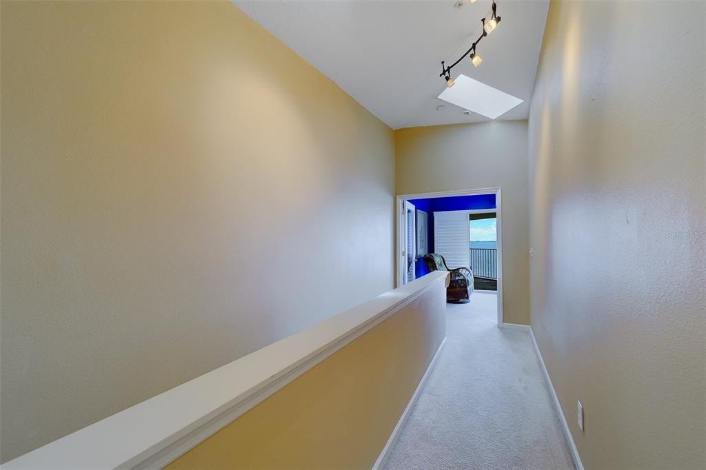 En Venta: $725,000 (4 camas, 3 baños, 2258 Pies cuadrados)