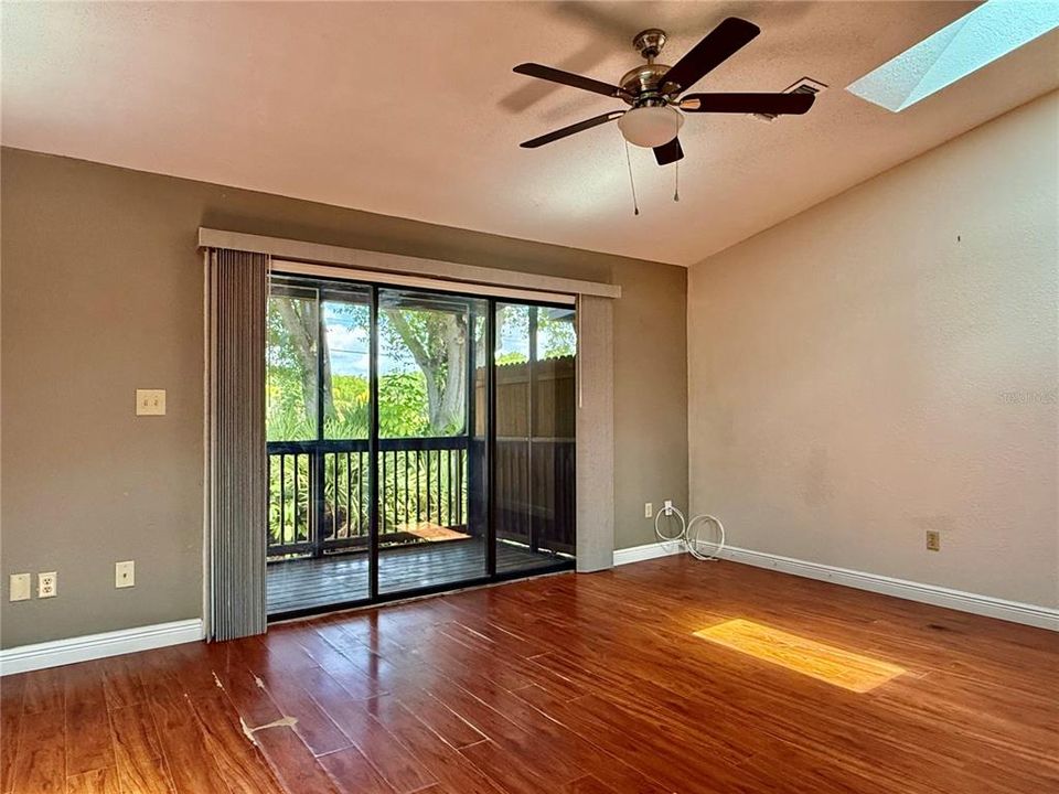 Activo con contrato: $134,900 (2 camas, 1 baños, 1190 Pies cuadrados)