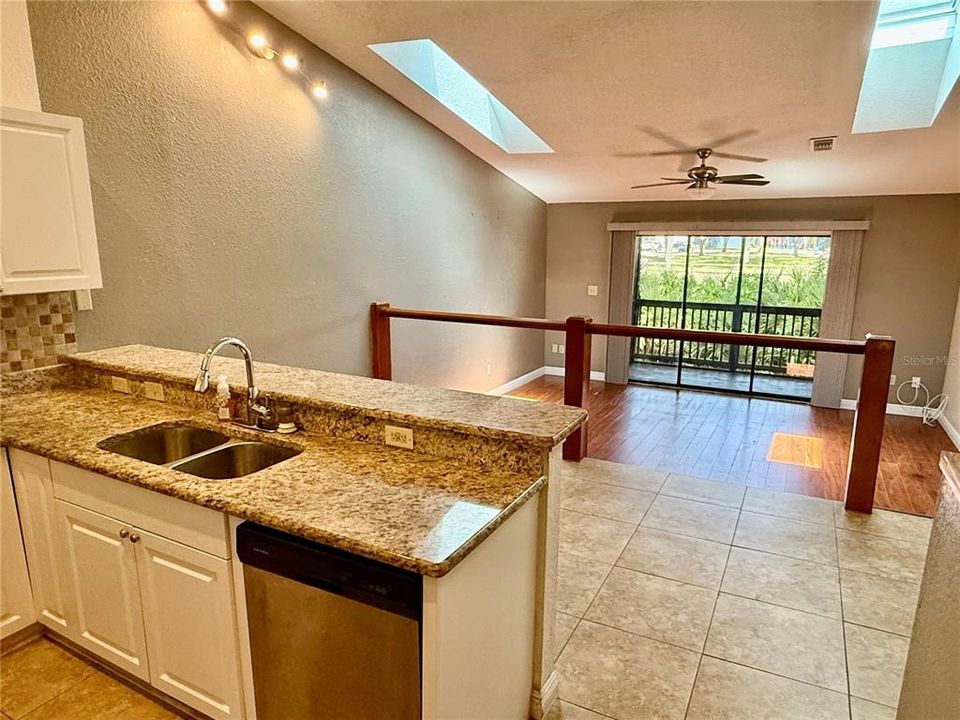 Activo con contrato: $134,900 (2 camas, 1 baños, 1190 Pies cuadrados)