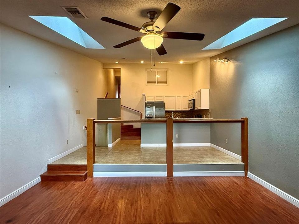 Activo con contrato: $134,900 (2 camas, 1 baños, 1190 Pies cuadrados)