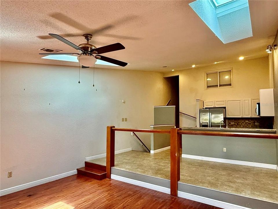 Activo con contrato: $134,900 (2 camas, 1 baños, 1190 Pies cuadrados)