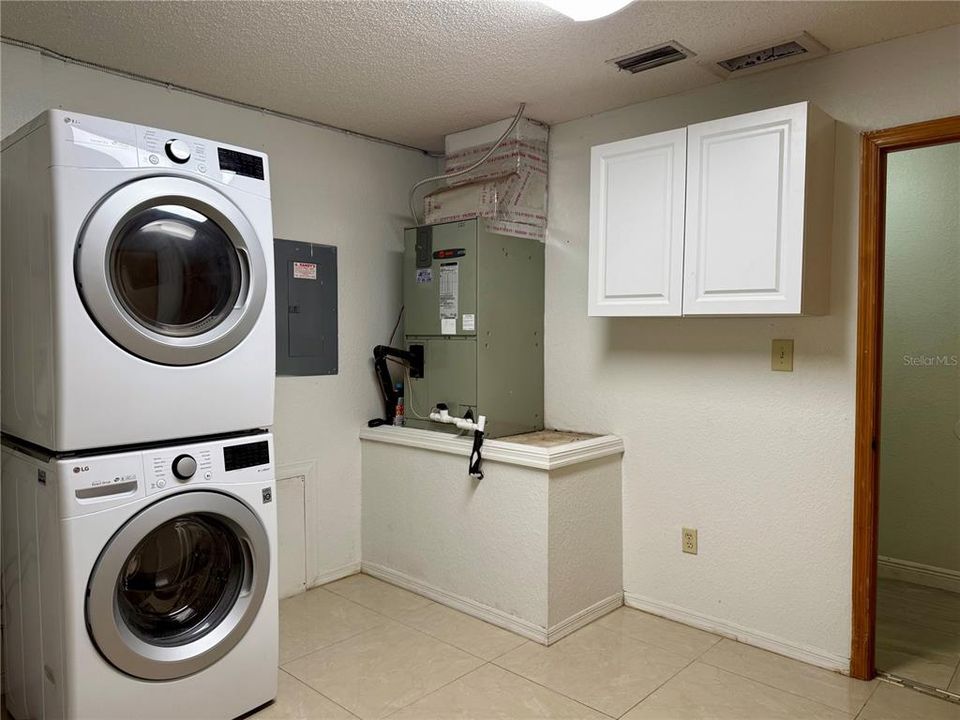 Activo con contrato: $134,900 (2 camas, 1 baños, 1190 Pies cuadrados)