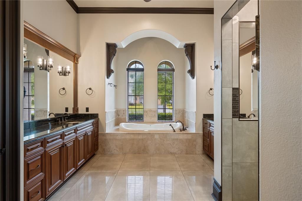 En Venta: $1,998,000 (5 camas, 5 baños, 5713 Pies cuadrados)