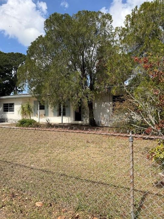 Active With Contract: $237,000 (2 beds, 1 baths, 1148 Square Feet)
