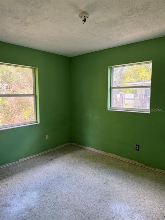 Active With Contract: $237,000 (2 beds, 1 baths, 1148 Square Feet)