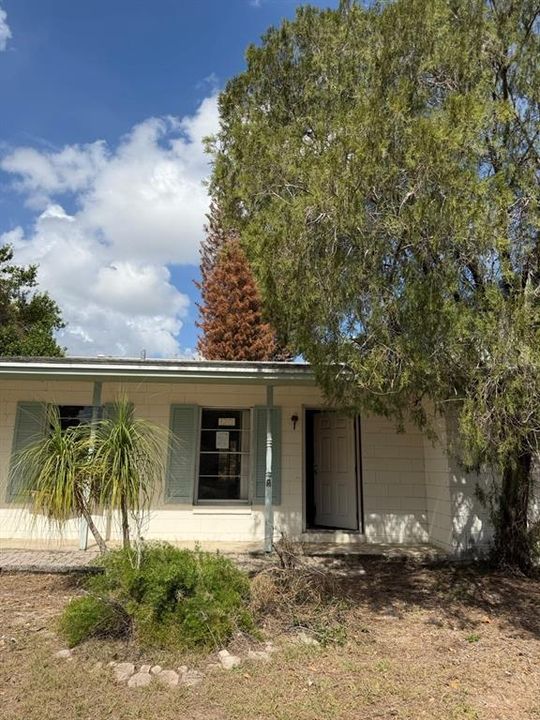 Active With Contract: $237,000 (2 beds, 1 baths, 1148 Square Feet)