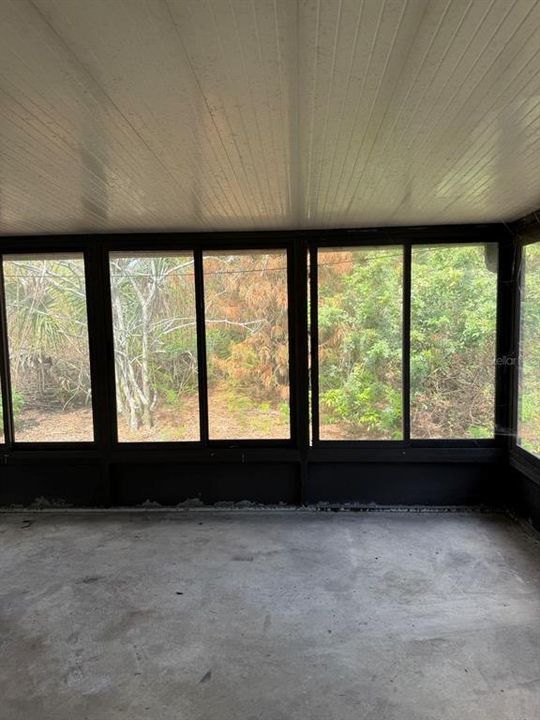 Active With Contract: $237,000 (2 beds, 1 baths, 1148 Square Feet)