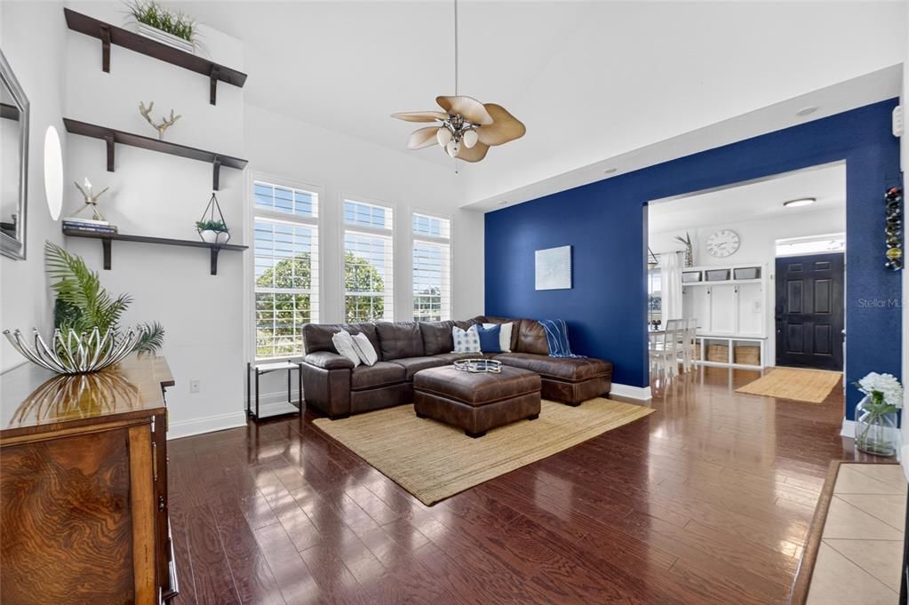 En Venta: $419,000 (3 camas, 2 baños, 2486 Pies cuadrados)