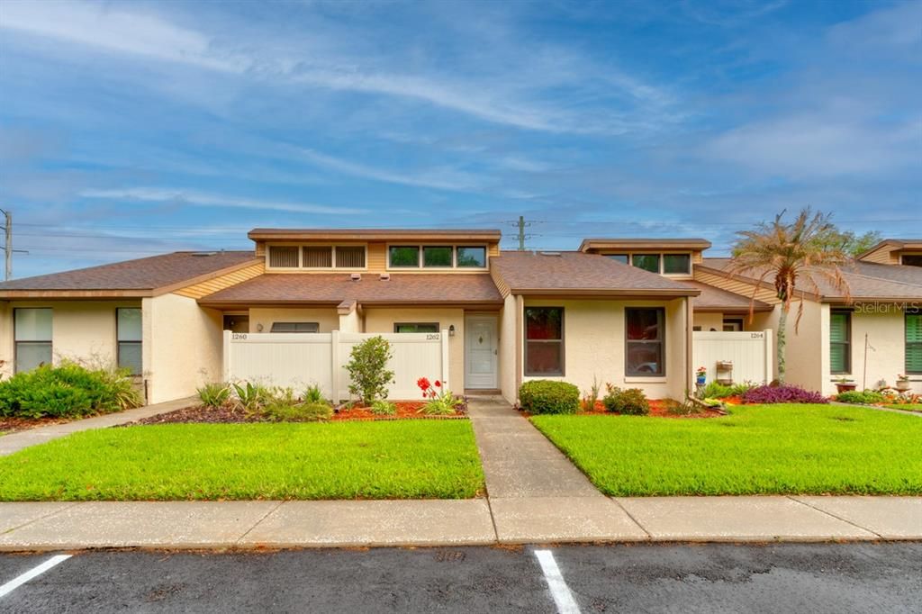 For Sale: $199,000 (2 beds, 2 baths, 1272 Square Feet)