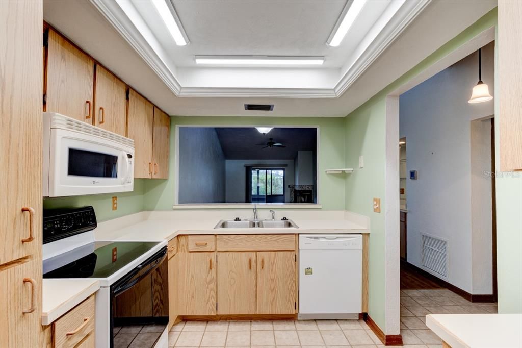 For Sale: $199,000 (2 beds, 2 baths, 1272 Square Feet)