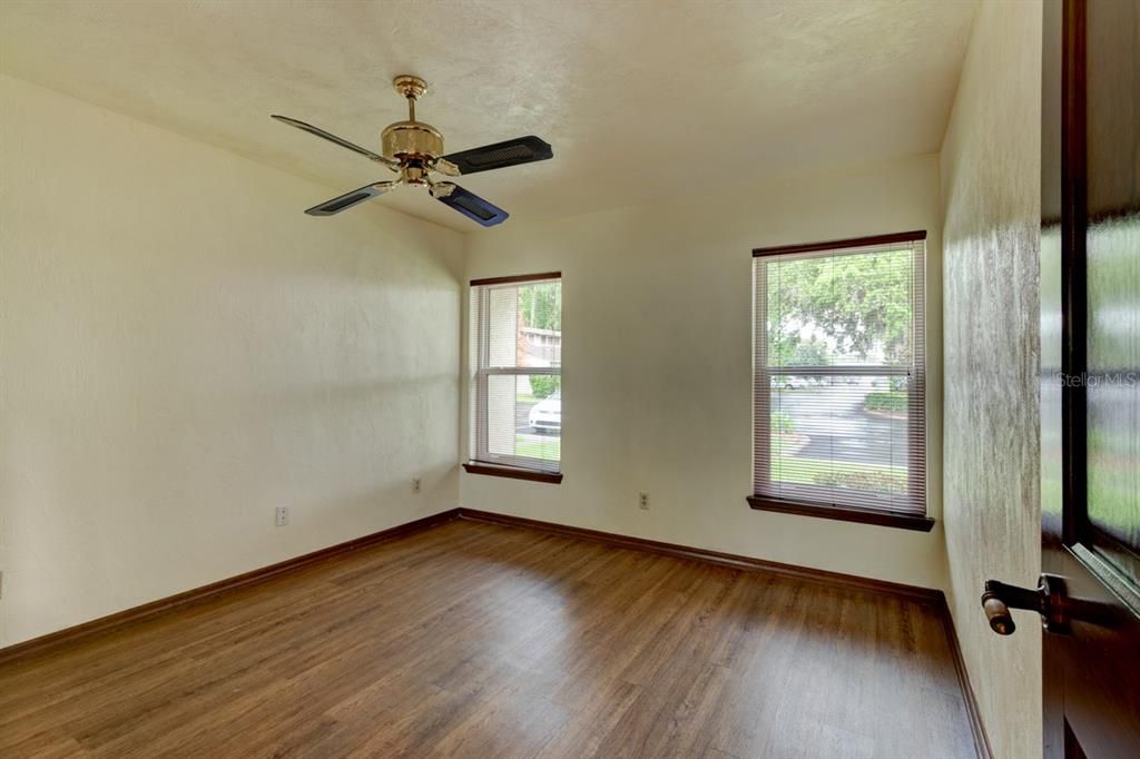 For Sale: $199,000 (2 beds, 2 baths, 1272 Square Feet)