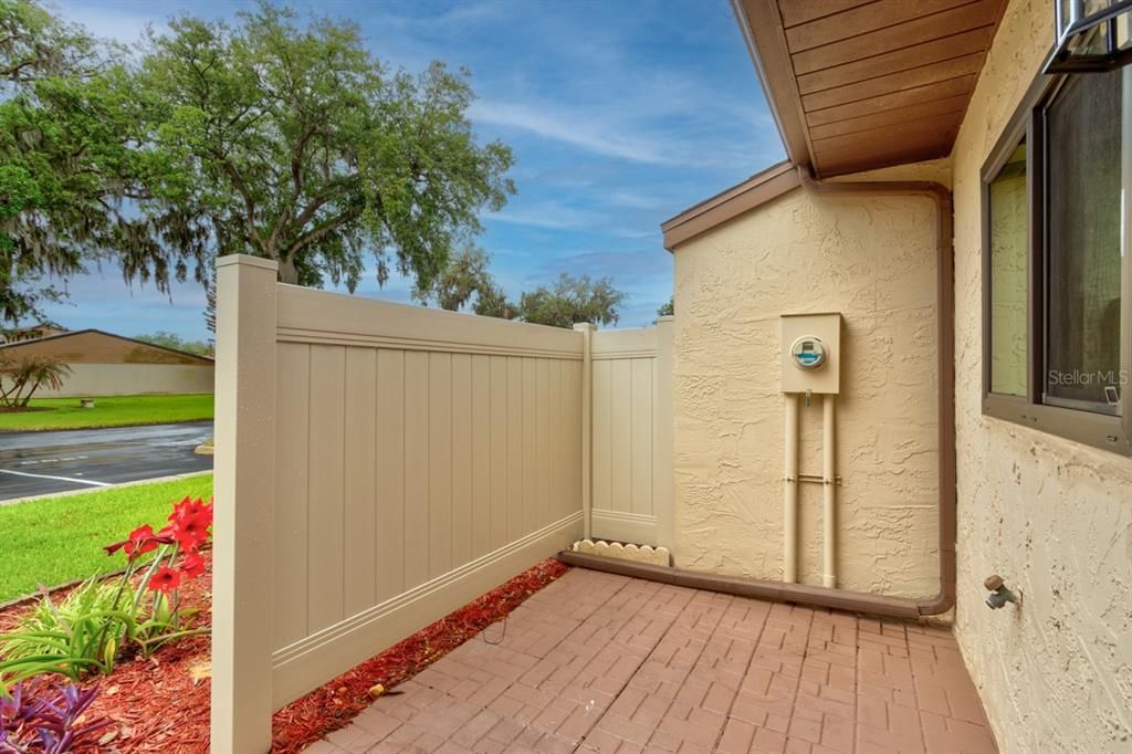 For Sale: $199,000 (2 beds, 2 baths, 1272 Square Feet)