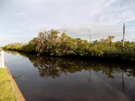 En Venta: $1,750,000 (30.49 acres)