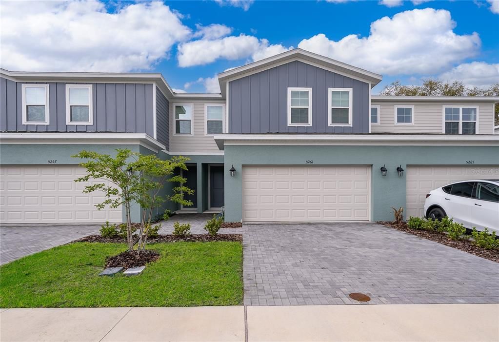 Active With Contract: $2,350 (4 beds, 2 baths, 1860 Square Feet)