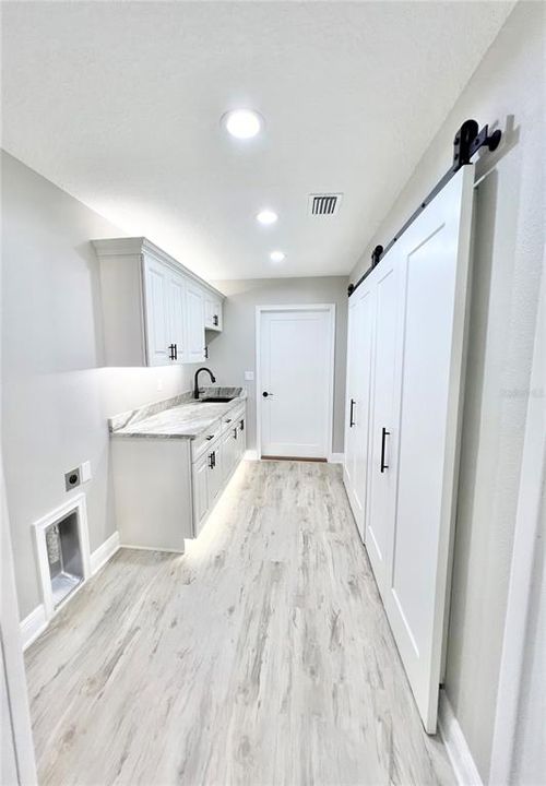 На продажу: $499,900 (3 спален, 2 ванн, 1783 Квадратных фут)