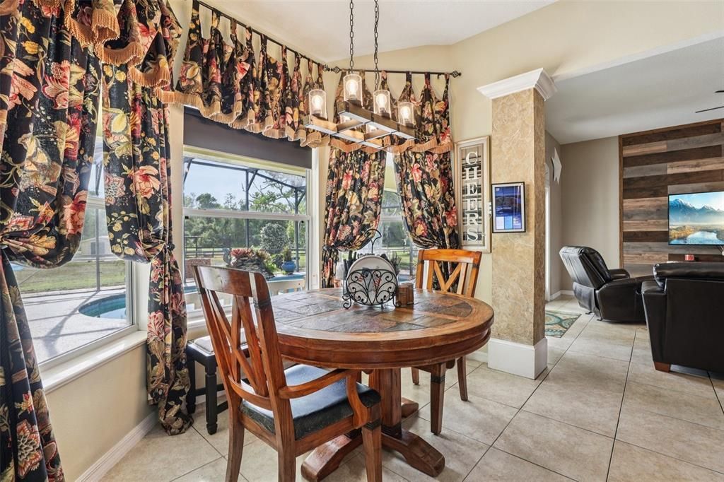 Activo con contrato: $630,000 (3 camas, 2 baños, 2177 Pies cuadrados)