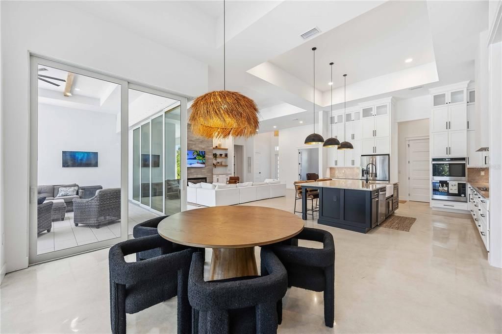 For Sale: $2,220,000 (4 beds, 3 baths, 4075 Square Feet)
