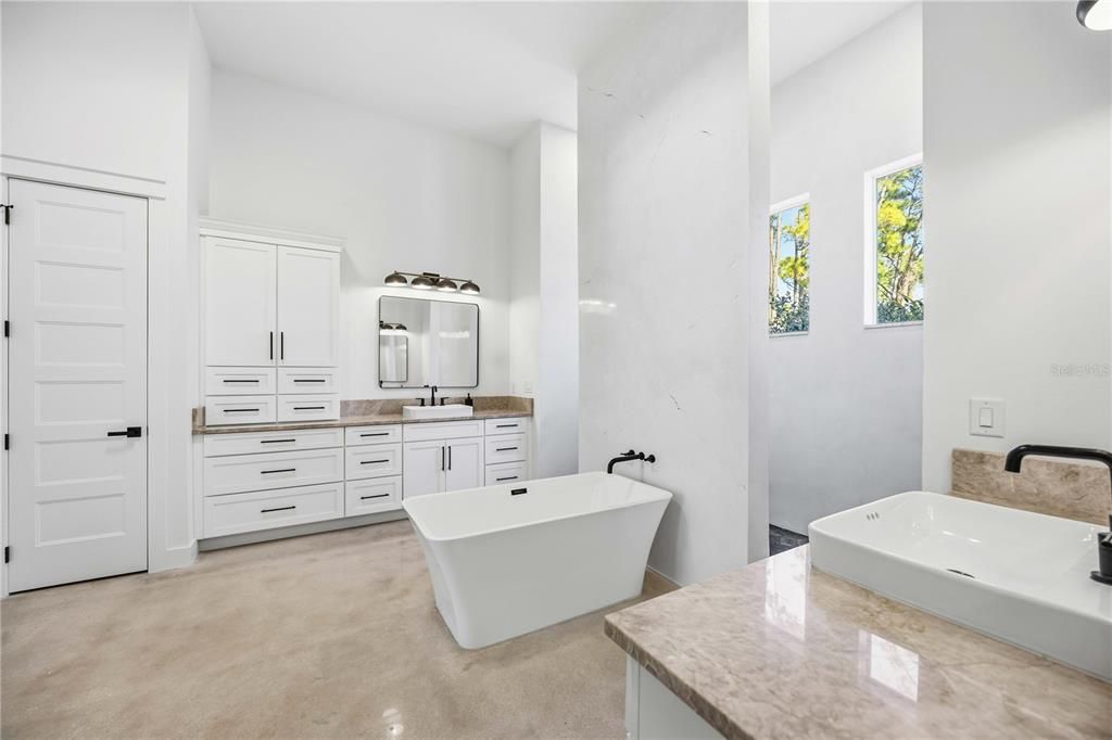 For Sale: $2,220,000 (4 beds, 3 baths, 4075 Square Feet)