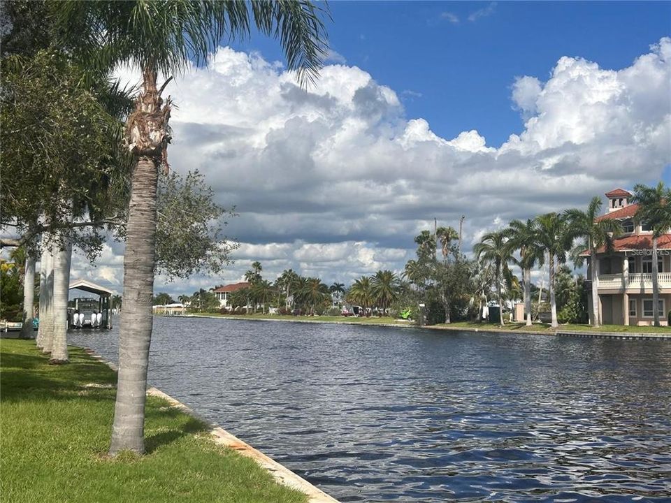 For Sale: $2,220,000 (4 beds, 3 baths, 4075 Square Feet)