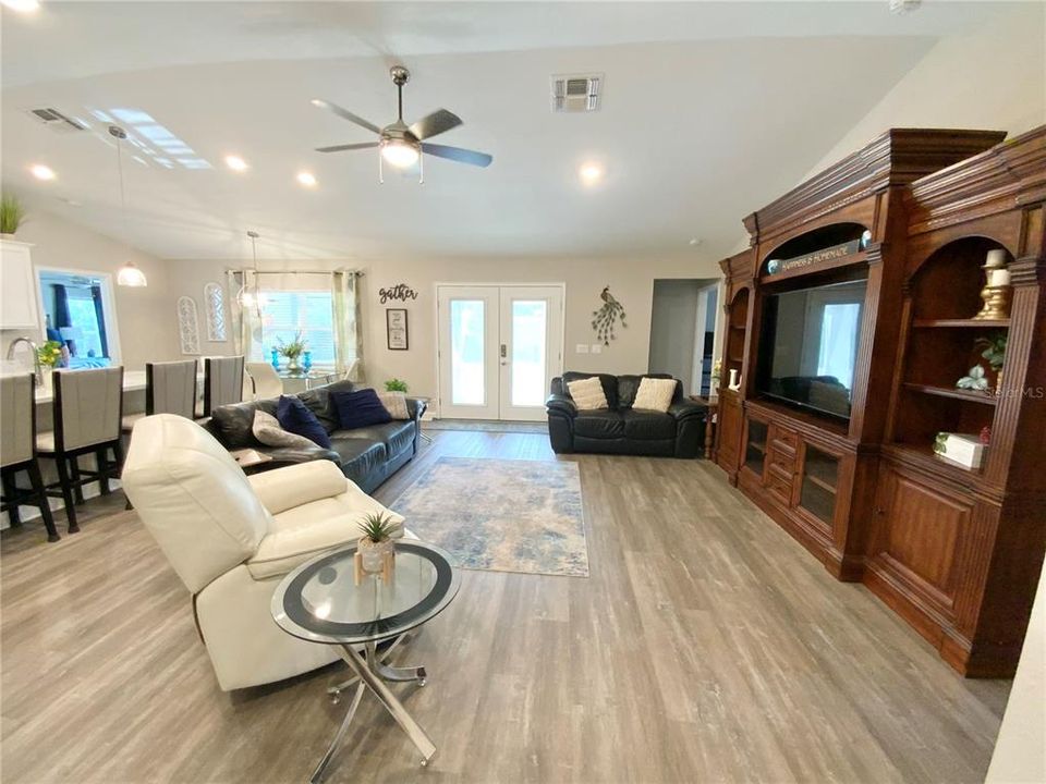 For Sale: $619,999 (4 beds, 2 baths, 1830 Square Feet)
