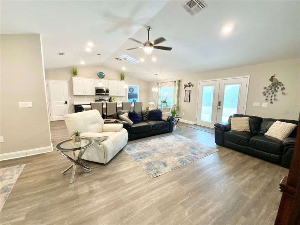 For Sale: $619,999 (4 beds, 2 baths, 1830 Square Feet)