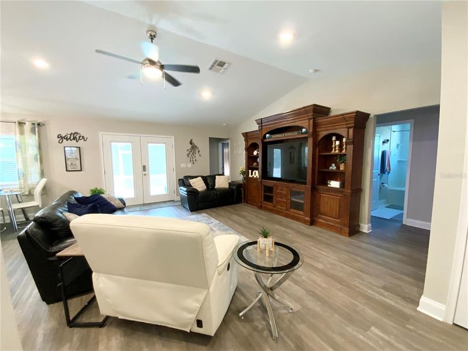 For Sale: $619,999 (4 beds, 2 baths, 1830 Square Feet)
