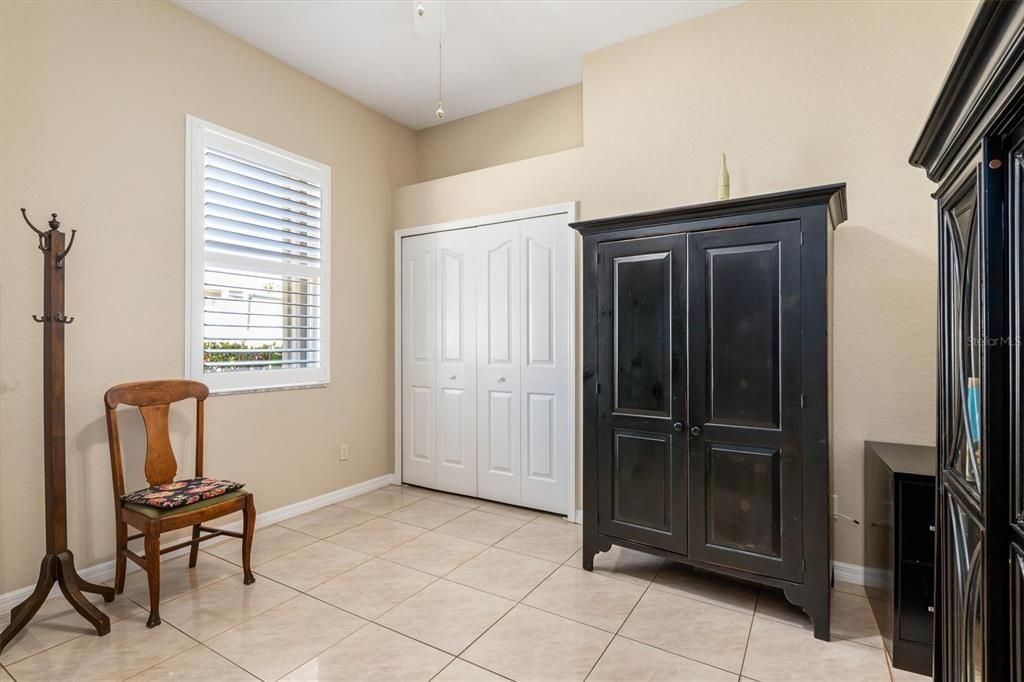 Active With Contract: $415,000 (3 beds, 2 baths, 2163 Square Feet)